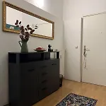 Apartment Cozy - 5 Min From Main Station *