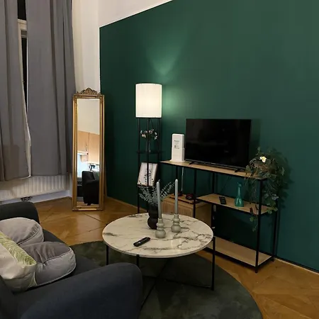 Cozy - 5 Min From Main Station *