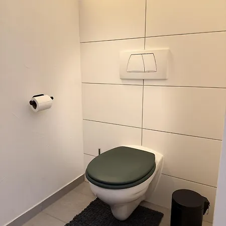Cozy - 5 Min From Main Station Apartment *