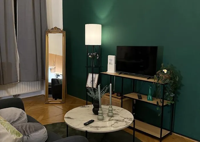 Cozy - 5 Min From Main Station *